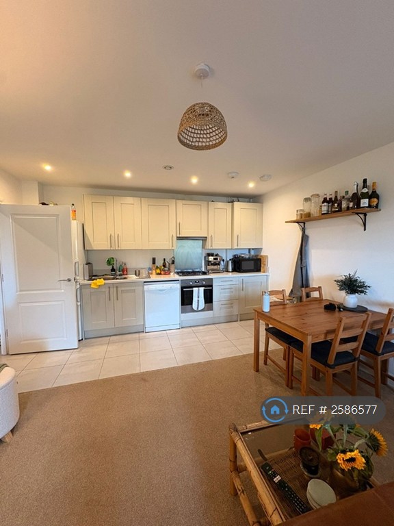 1 bedroom flat in Roland Street, St Albans, AL1 (1 bed) (#2586577)