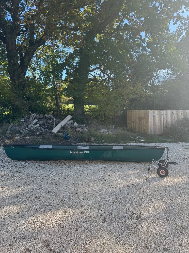 Canadian Canoe 17 ft long ( 3 person )