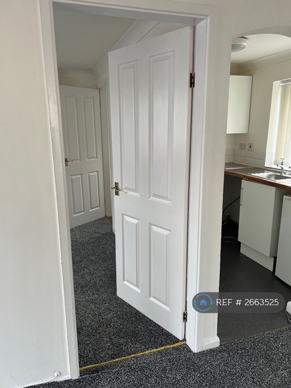 1 bedroom flat in Off Outram Street, Darlington, DL3 (1 bed) (#2663525)