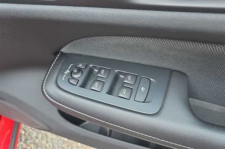 2022 Volvo S60 2.0 B5P R DESIGN 4dr Auto SALOON PETROL Automatic