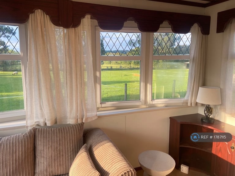 1 bedroom house in Avon Cottages, Saltford, Bristol, BS31 (1 bed) (#1787115)