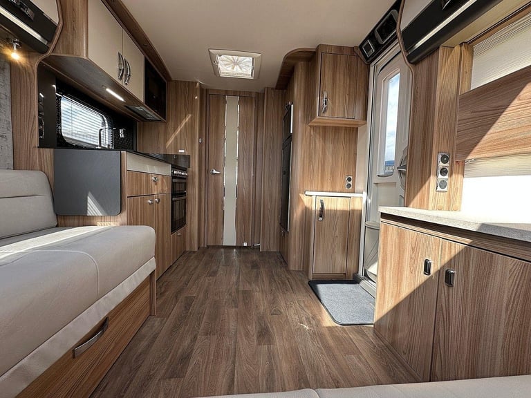2022 Swift Elegance 850 Fixed Island Bed– 4 Berth Caravan