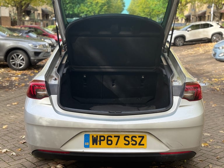 2017 Vauxhall Insignia 1.6 Turbo D ecoTec [136] SRi Nav 5dr HATCHBACK Diesel Manual