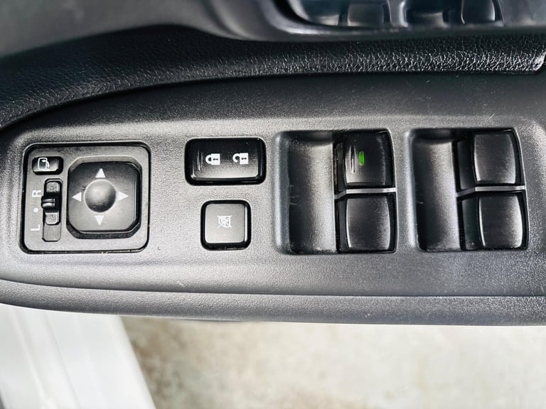 2014 Mitsubishi Outlander 2.0h 12kWh GX4h CVT 4WD Euro 5 (s/s) 5dr ESTATE Petrol/Electric Hybrid ...