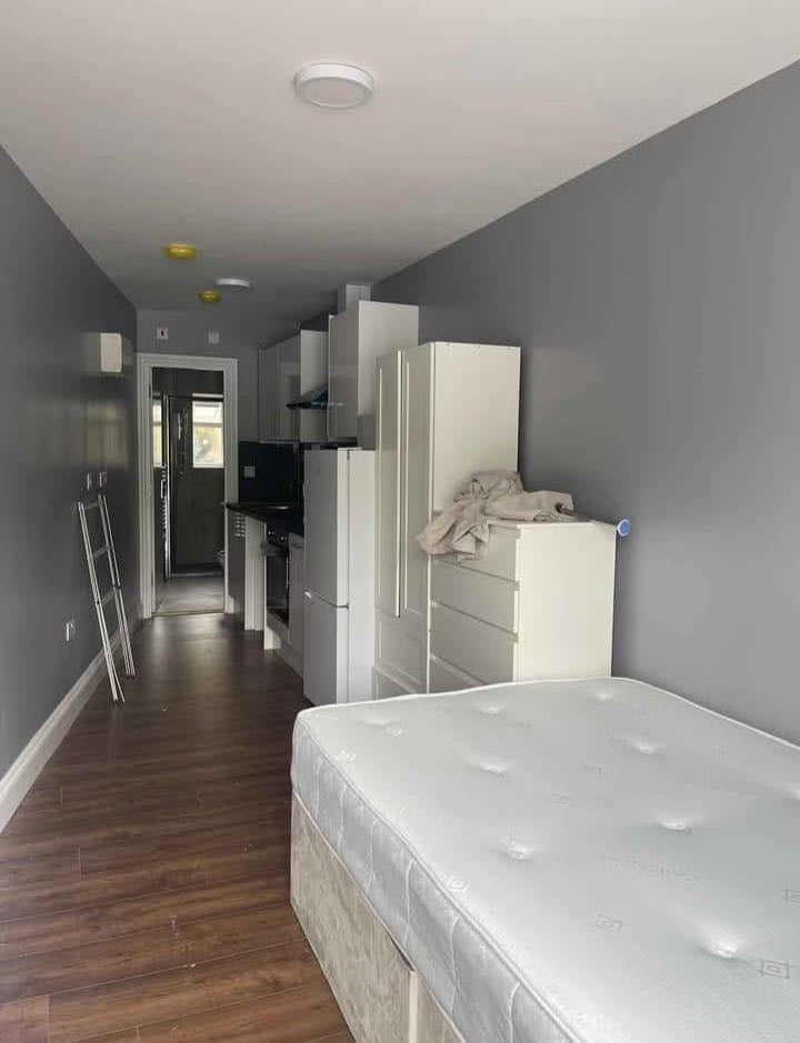 Studio flat available for rent in Ilford 