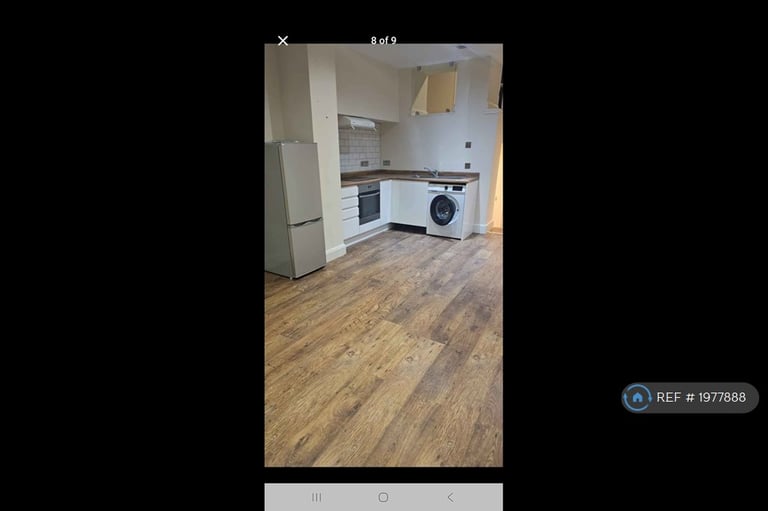 1 bedroom flat in Guildford Road, London, RH4 (1 bed) (#1977888)