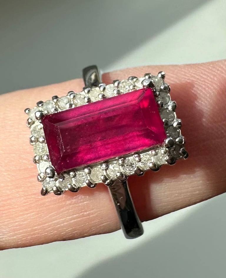 💥SILVER AFRICAN RUBY & DIAMOND RING - SIZE ‘S’ - £30 - COLLECT B26 QUOTE:S1602💥 