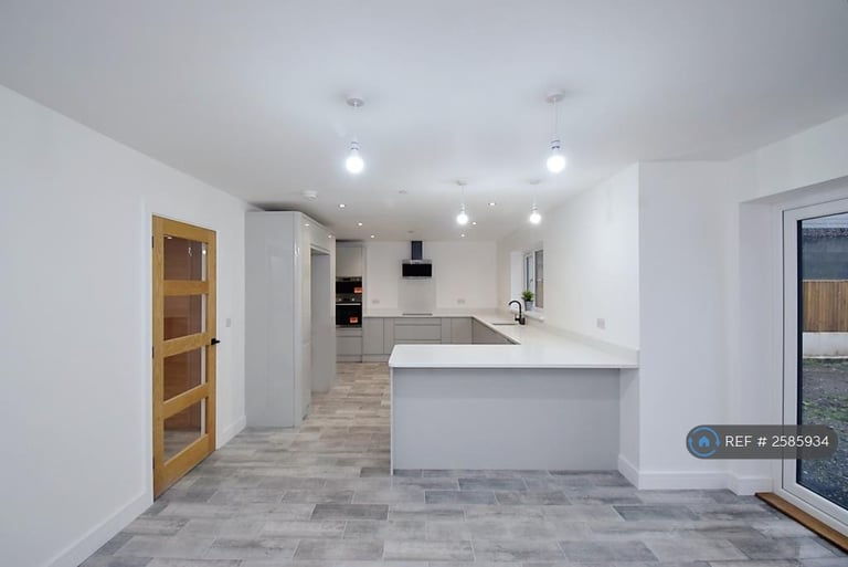 4 bedroom house in Llys Bryn Gwyrdd, Llanelli, SA15 (4 bed) (#2585934)