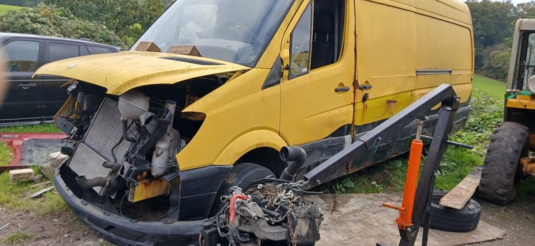 image for Rear axle. 2008 Mercedes Sprinter. Breaking