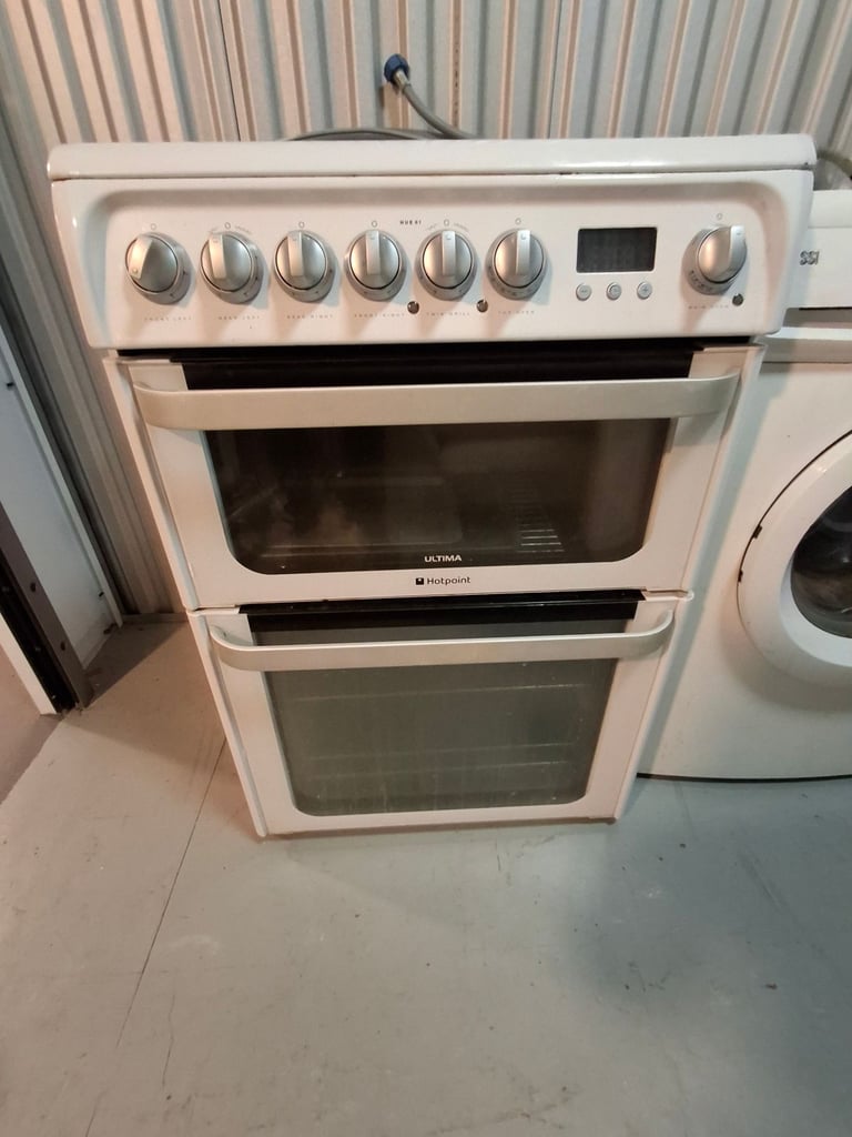 Electric cooker hotpoint ultimate hue 61