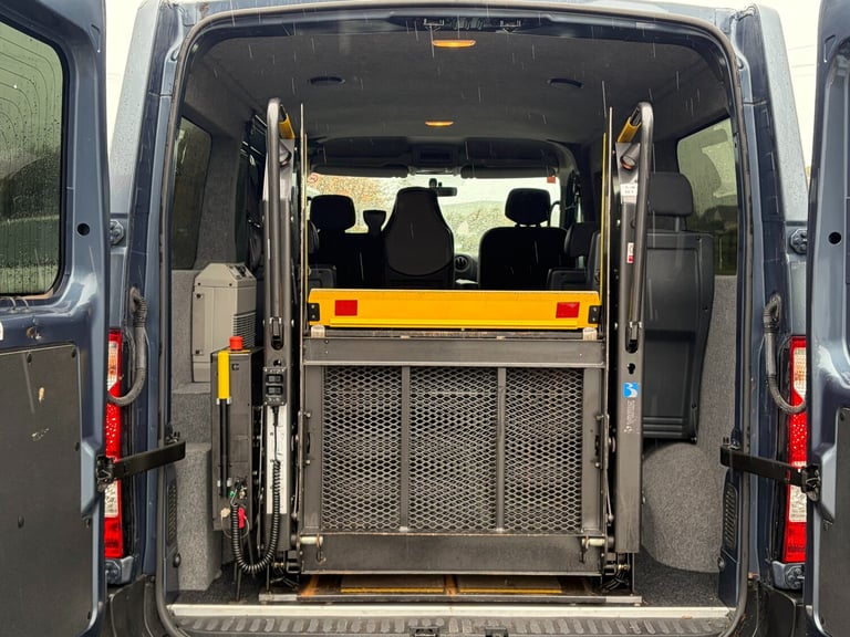 2016 Renault Master SL28dCi 125 Business AUTOMATIC WHEELCHAIR ACCESS/CAMPER PANEL VAN Diesel Auto...