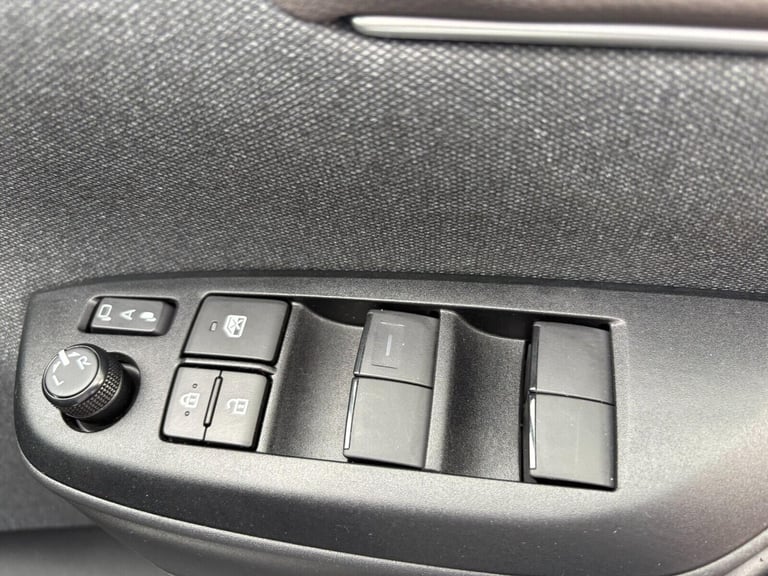 2022 Toyota Yaris Cross 1.5 VVT-h Excel SUV 5dr Petrol Hybrid E-CVT Euro 6 (s/s) (116 ps) Petrol/...