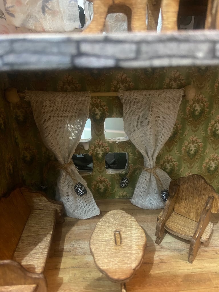 Wooden carry-on dollhouse with furniture