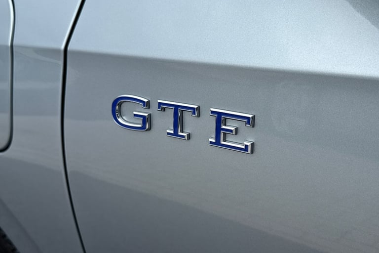 2025 Volkswagen Golf 1.5 TSI 272 GTE eHybrid 5dr DSG **HEADS UP DISPLAY + PAN ROOF** Hatchback PE...