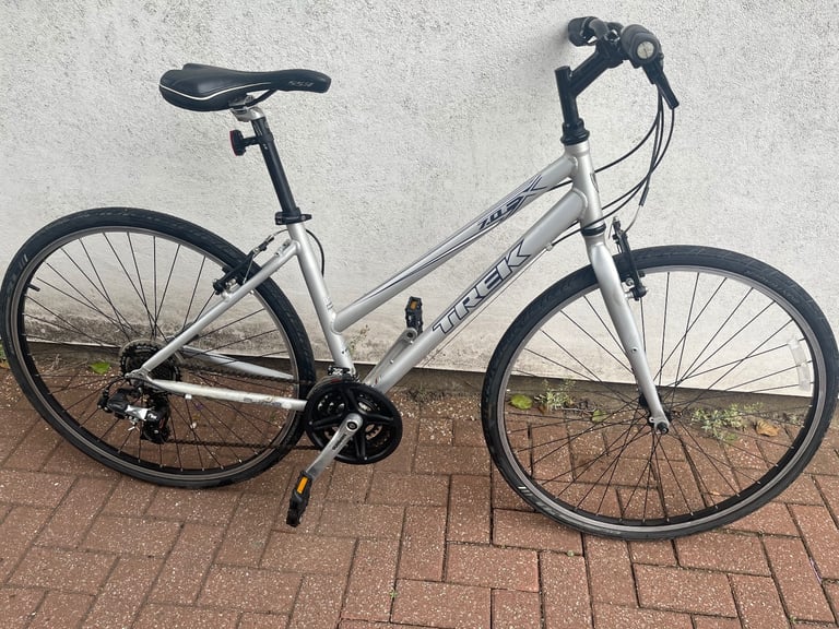 Trek 7.0fx woman's hybrid bike