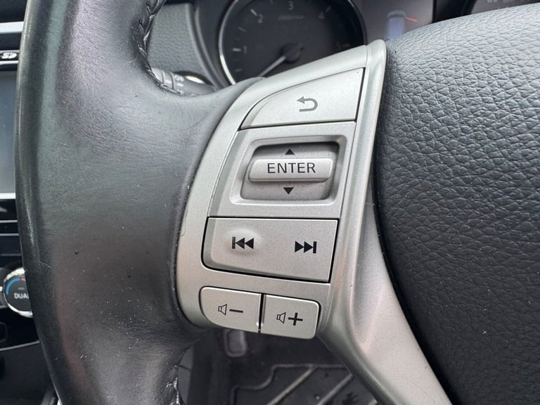 2014 Nissan Qashqai DCI ACENTA PREMIUM Hatchback Diesel Automatic