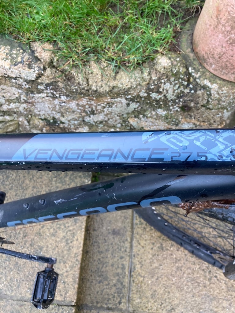 carrera vengeance 27.5 bicycle