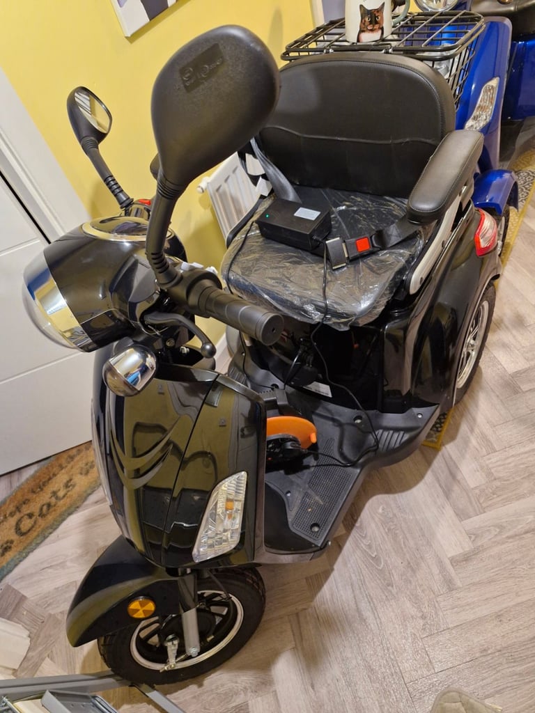 image for as new green power ZT500 mobility scooter with third gear 