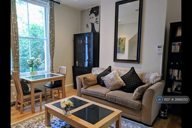 1 bedroom flat in Lanacaster Road, London, W11 (1 bed) (#2666250)