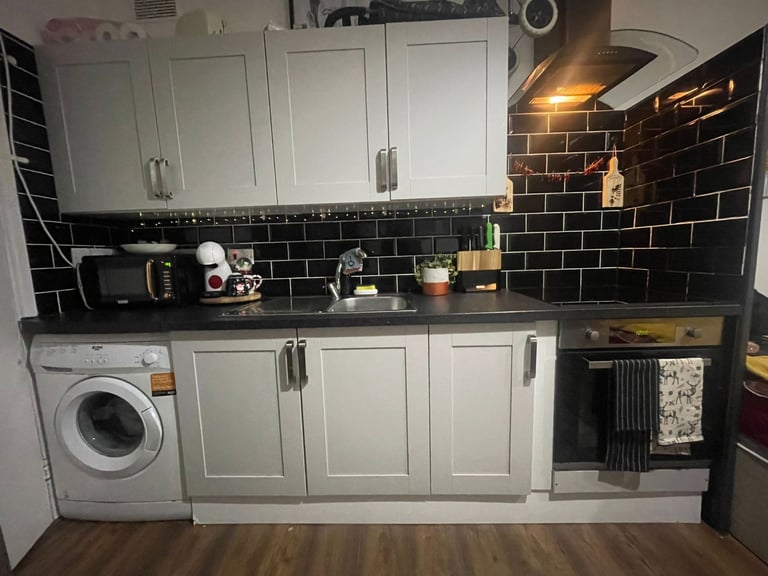 Modern Studio Flat | Fully Furnished | Fully Fitted Kitchen | Parking | Woodhill, London - SE18