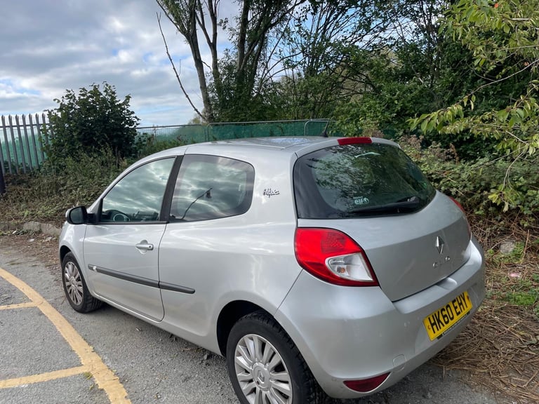 image for RENAULT CLIO 1.2 I-MUSIC 60 REG SILVER 3 DOOR 12 MONTHS MOT LOW INSURANCE 48+MPG
