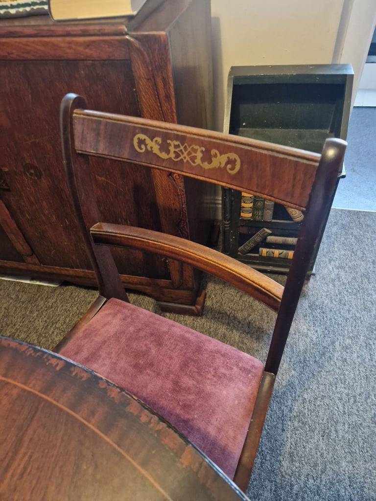 Beautiful antique mahogany round tilt table and chairs