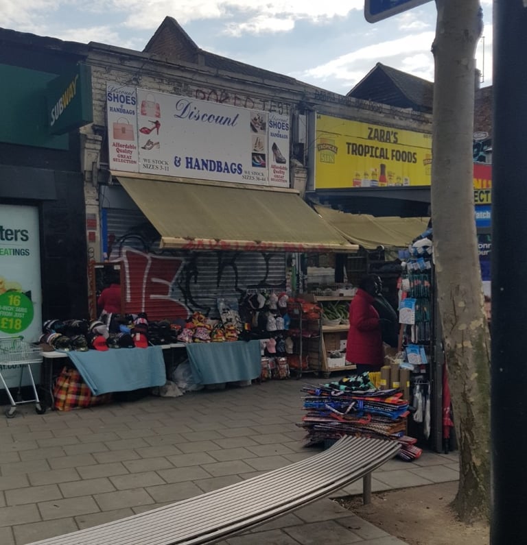 Commercial Retail Shop - to rent in Peckham - 