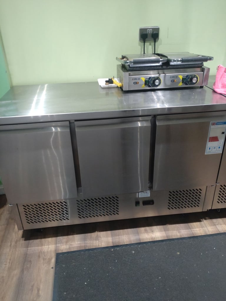 Refrigerated Counter 3 doors