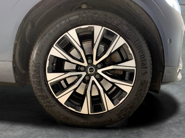 2022 Volvo XC60 2.0 B5P Plus Dark 5dr AWD Geartronic ESTATE PETROL Automatic