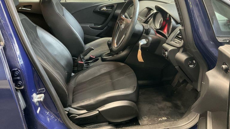 2012 Vauxhall Astra 1.6 16v Active Euro 5 5dr HATCHBACK Petrol Manual