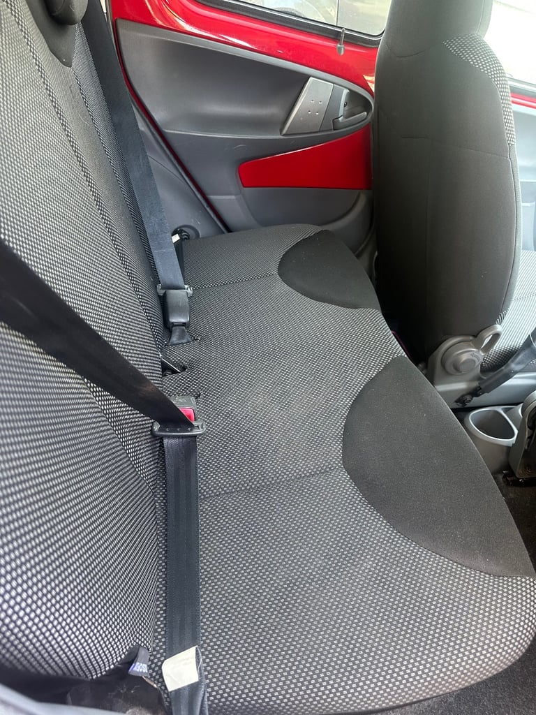 Toyota, AYGO, Hatchback, 2011, Manual, 998 (cc), 5 doors