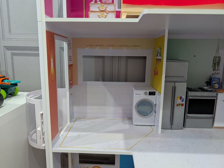  Rainbow High Townhouse