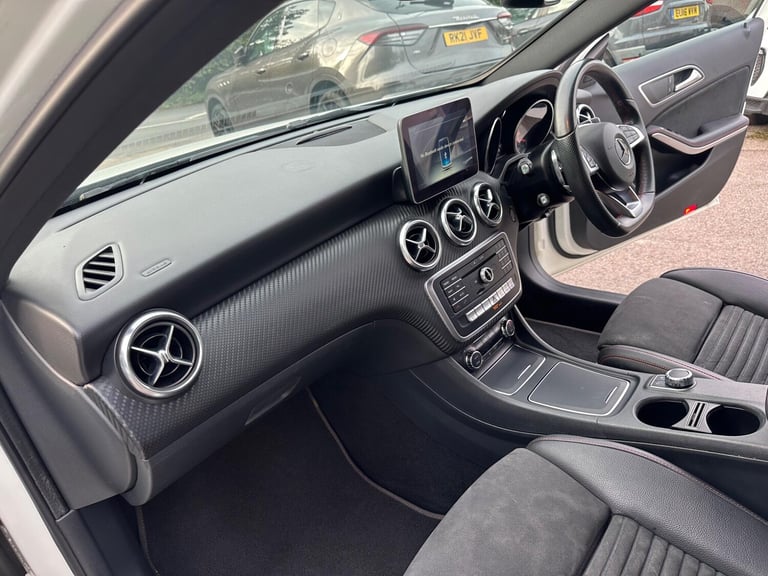 2017 Mercedes-Benz A-Class 2.1 A200d AMG Line (Premium) 7G-DCT Euro 6 (s/s) 5dr HATCHBACK Diesel ...