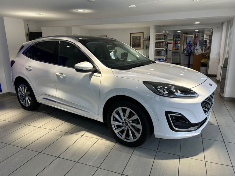 2022 Ford Kuga 2.5 Duratec 14.4kWh Vignale SUV 5dr Petrol Plug-in Hybrid CVT Euro 6 (s/s)  HATCHB...