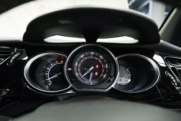 2016 DS Automobiles DS 3 1.6 BlueHDi Prestige Euro 6 (s/s) 3dr HATCHBACK Diesel Manual