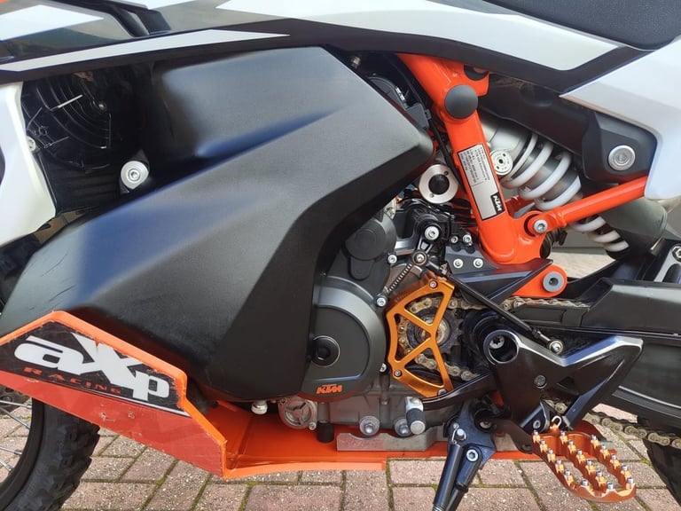 KTM 890 ADVENTURE R 2021 - LOADED WITH POWERPARTS - FSH - 10000 MILES - EXHAUST 