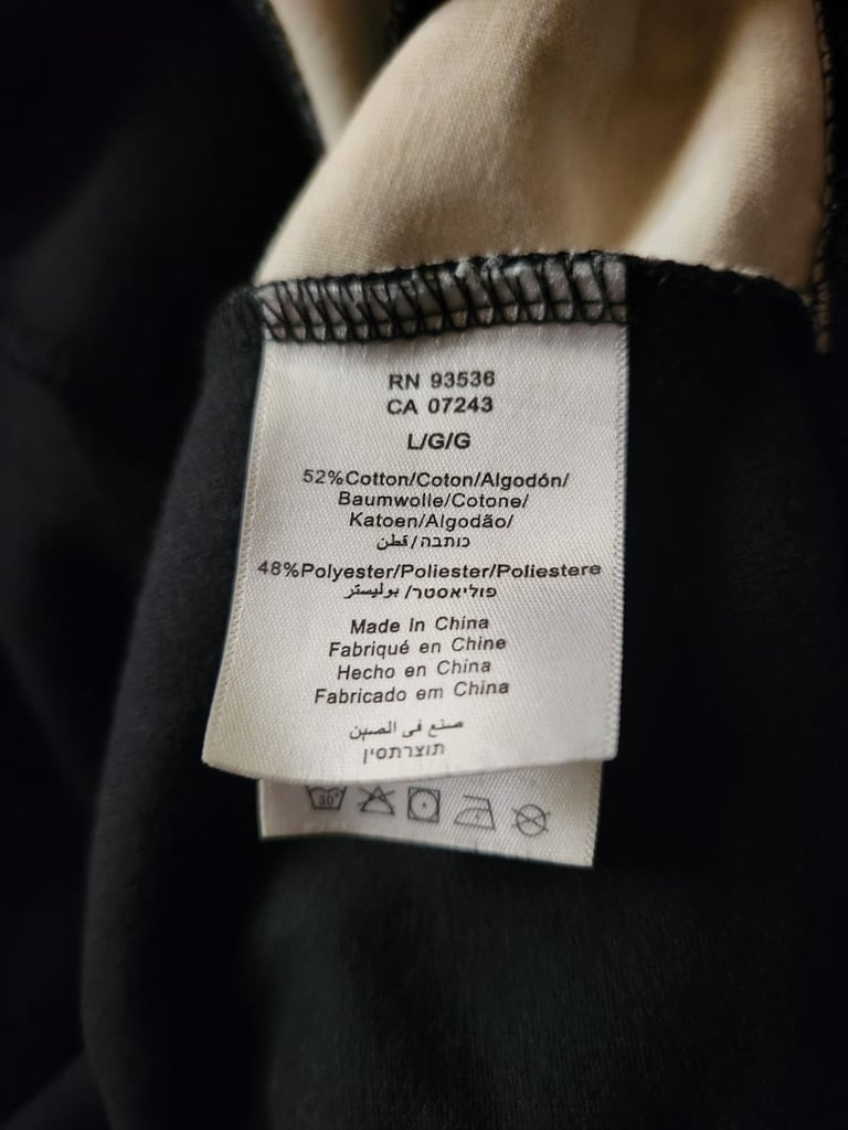 mens size  L ---The Graffiti Hoodie -- ecko unltd sports jacket