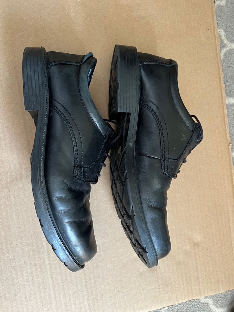 Mens Clarks black leather formal dress shoes size 10.5G