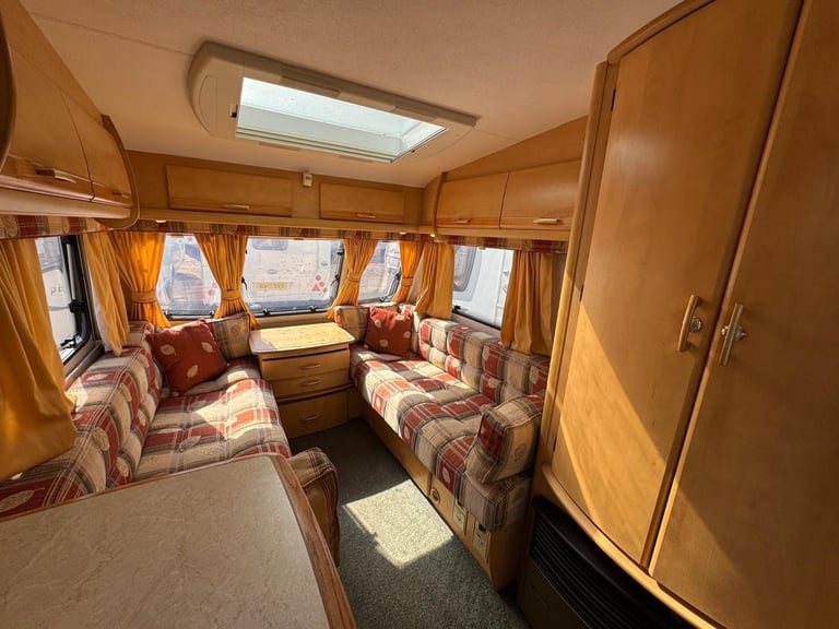 ⭐️ 2004 BAILEY PAGEANT MAJESTIC ⭐️ 2 BERTH TOURING CARAVAN ⭐️