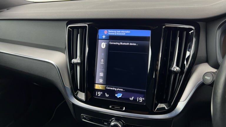 2020 Volvo V60 R-Design, B5 mild hybrid Estate Petrol Automatic