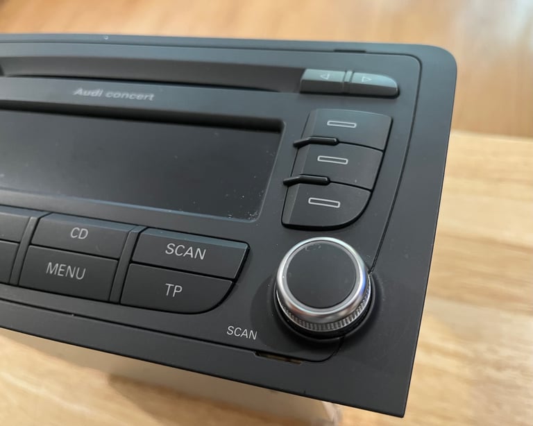 AUDI A3 2007 BOSCH CAR SETERO CD PLAYER 8P0035186G