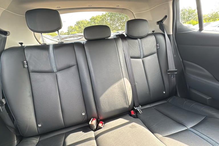  Nissan Leaf 40kwh Tekna Hatchback 5dr Electric Auto 150 Ps Electric