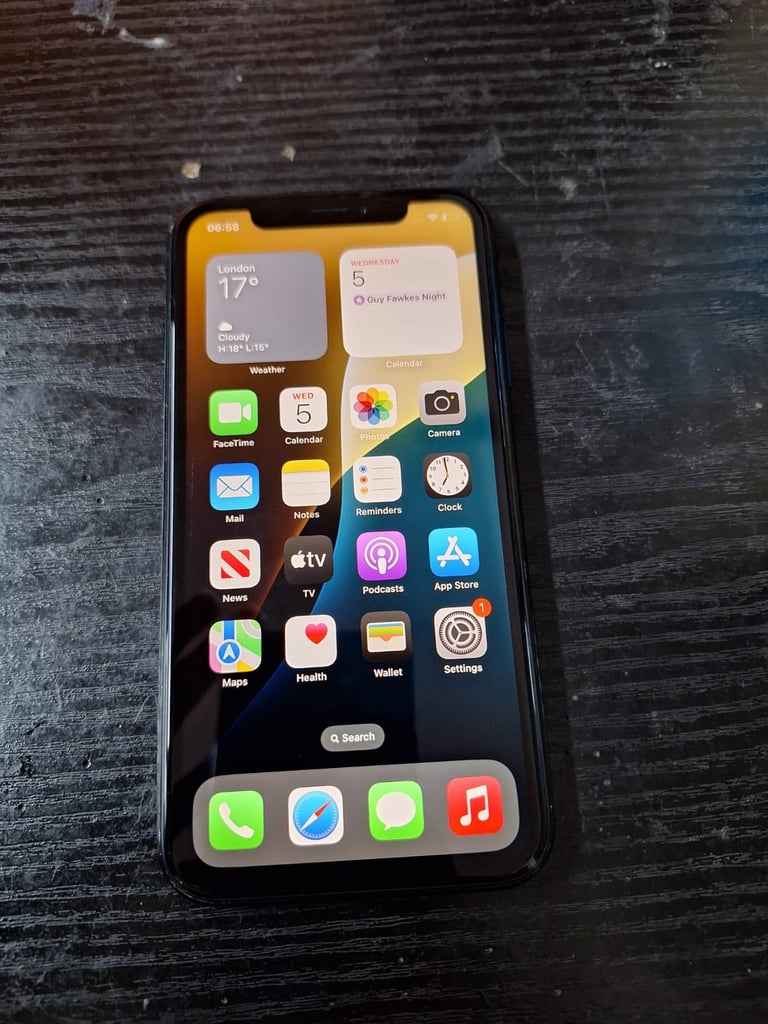 Iphone XR (Black, 64GB)