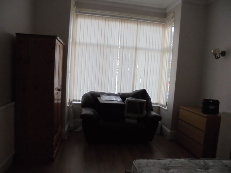Rooms to Rent in 7 Bed House on Ivor Road, Sparkhill. Supported Accommodation. Immediate Move In