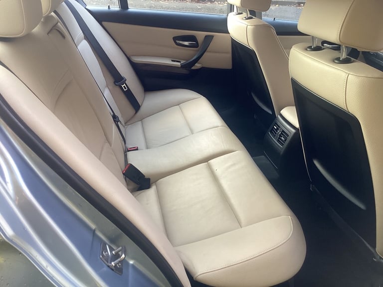 2011 BMW 3 Series 318i Exclusive Edition 4dr SALOON Petrol Manual