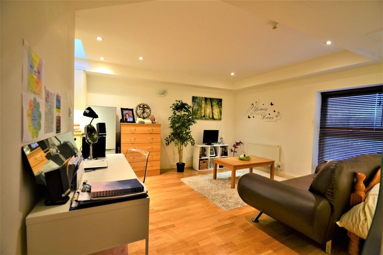 Stunning Studio Flat Available Near South Wimbledon Tube St - SW19