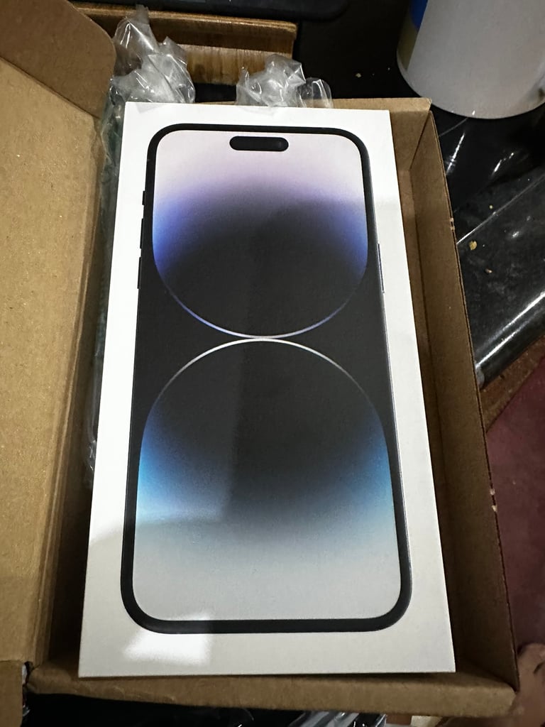 NEW SEALED Iphone 14 Pro Max 256gb unlocked with full warranty BLACK 