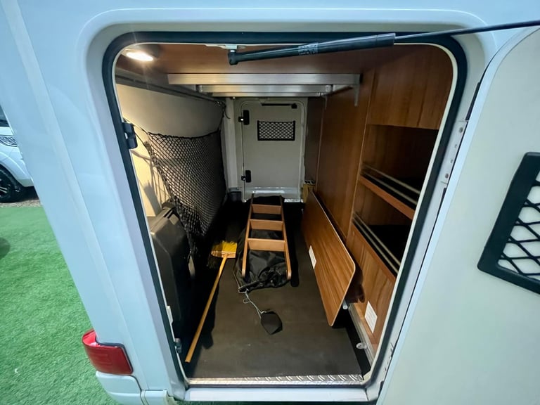 HYMER EXSIS T 414 / LOW PROFILE / 3500KG / 2 BERTH / GARAGE / MOTORHOME 