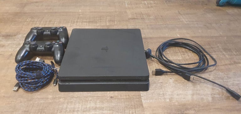 Used PS4 Slim with 2x Controllers