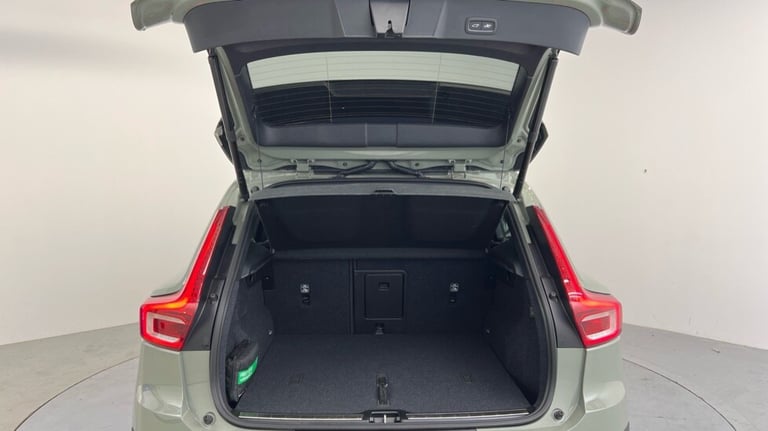 2024 Volvo XC40 Ultra, B3 Mild hybrid, Petrol, Bright (Blond Leather, Panoramic Sunroof) Estate P...